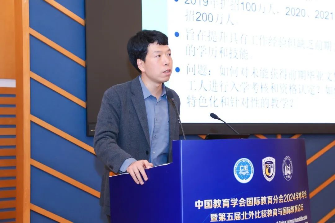 榜樣 | 教育學(xué)院陳志偉：“要做學(xué)生成長(zhǎng)路上的‘鋪路石’”