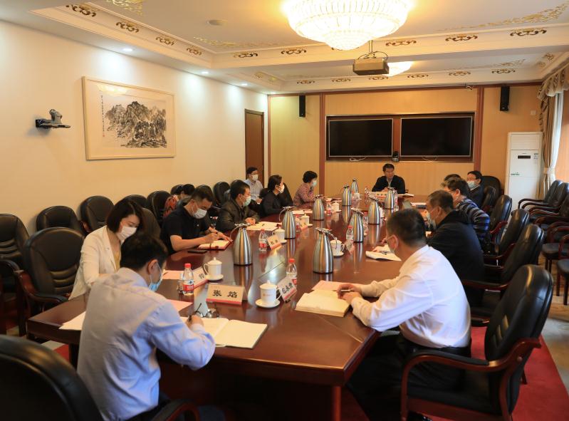 張京澤主持召開藝術類學科建設座談會