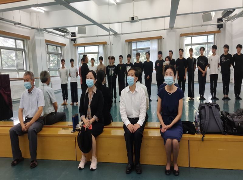 郭廣生帶隊巡視新學期開學第一天教學秩序