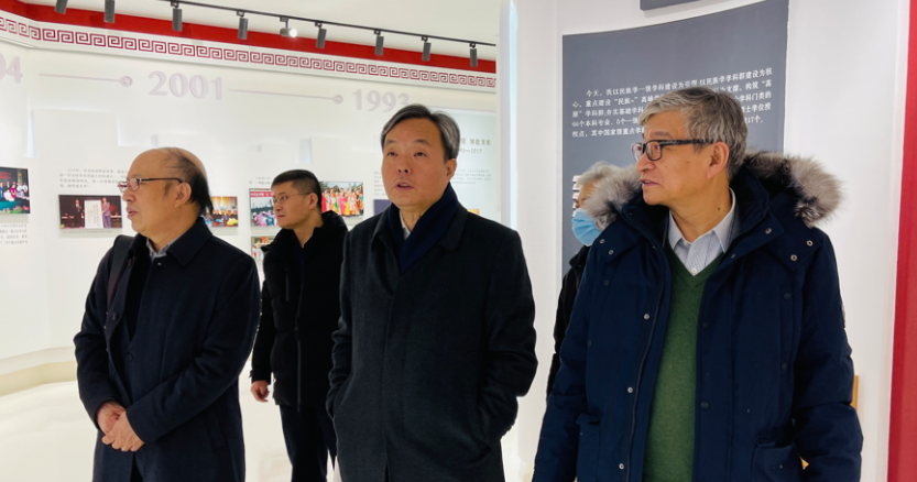 國(guó)家文物局副局長(zhǎng)宋新潮一行到民族博物館視察指導(dǎo)