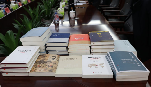 歷史文化學(xué)院彭勇教授新著《明史》獲評人民出版社“2019年度十大優(yōu)秀學(xué)術(shù)著作”等多項榮譽(yù)